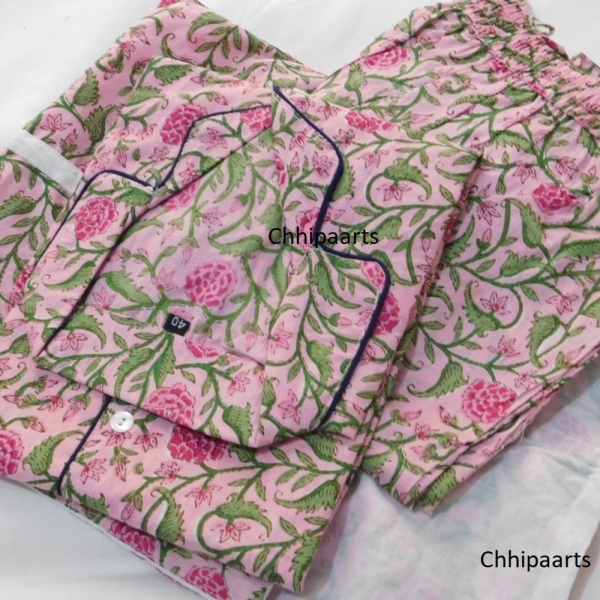 On Sale Pink Floral Print Pajamas, Women Dresses, Personalized Gifts , Long Sleeves Pj Set , Bridal Party Pajama Set , Birthday Gift For Her